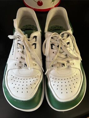 Barebarics Wave barefoot sneakers in a white green colorway.. Mens 8 women 9.5